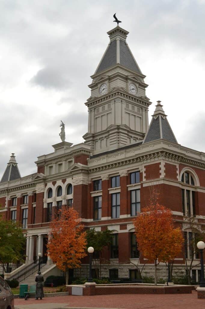 courthouse in Clarksville, TN