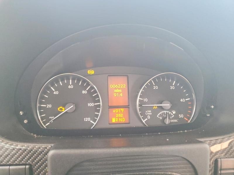 Odometer view of 2015 Mercedes-Benz RV 